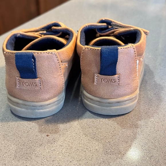 TOMS toddler boy shoes - Picture 4 of 7